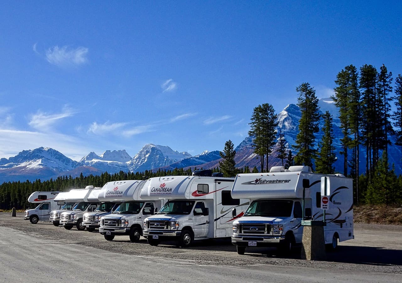 RV vs Tent Camping in Alberta: What’s Right for You?